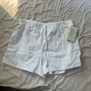 lululemon White Women's poplin Shorts